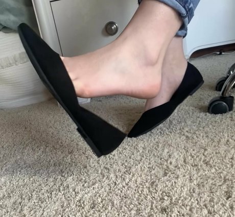 Naakte gelekte OnlyFans-foto van Kaylafootsie