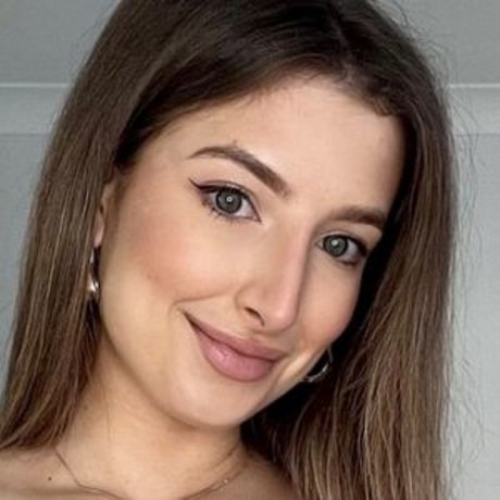 Naakte gelekte OnlyFans-foto van Bigb00biebible