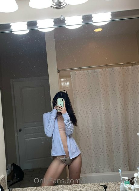 Naakte gelekte OnlyFans-foto van Everybodymeow