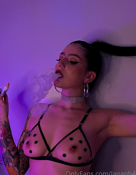 Naakte gelekte OnlyFans-foto van Lanaph4