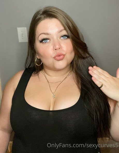 Naakte gelekte OnlyFans-foto van Sexycurves5