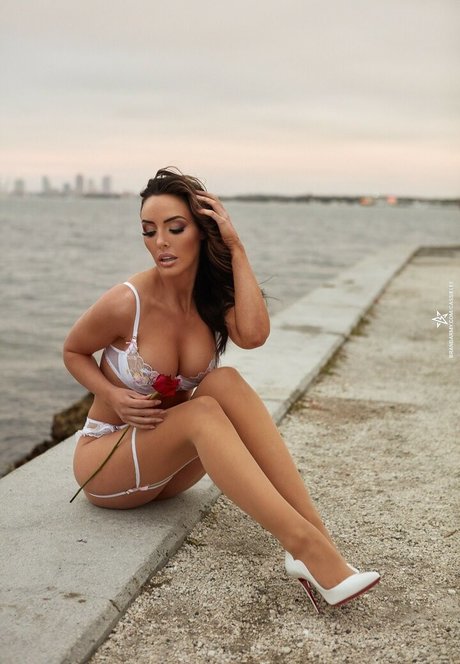 Cassie Lee and Jessica Mckay