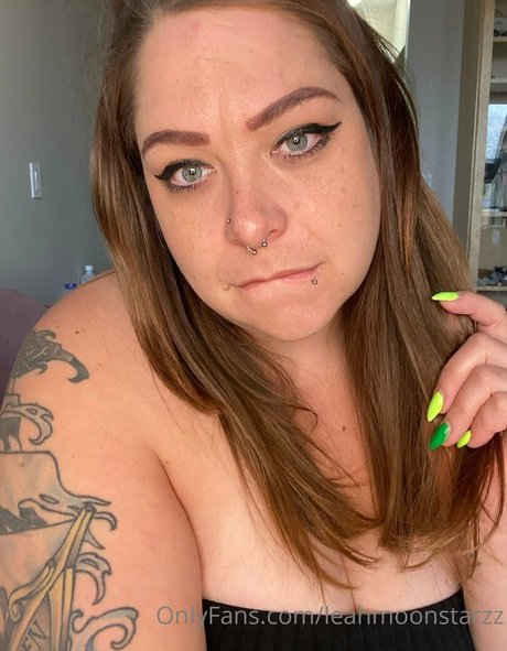 Naakte gelekte OnlyFans-foto van Leahmoonstarzz