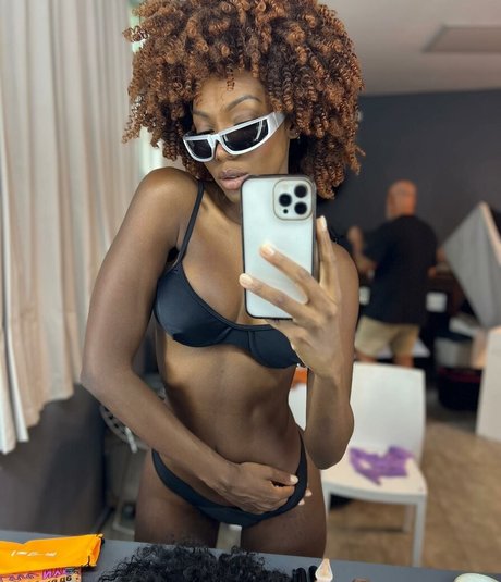 Naakte gelekte OnlyFans-foto van Bermudez Cortes