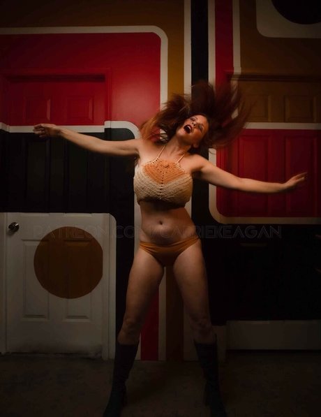 Naakte gelekte OnlyFans-foto van Carrie Keagen