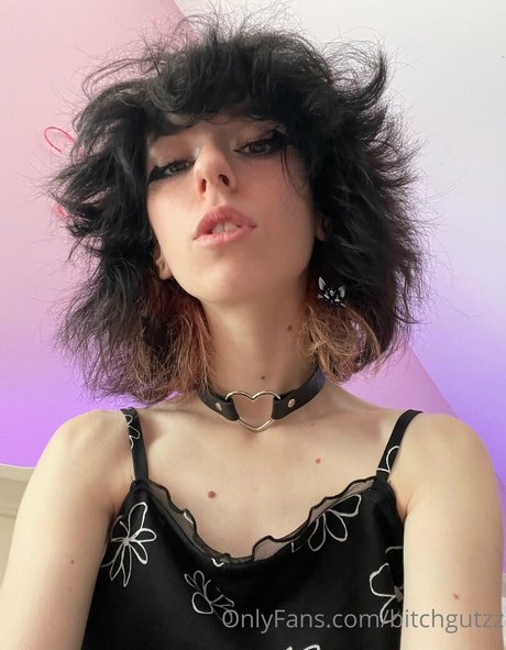 Naakte gelekte OnlyFans-foto van Bitchgutzz