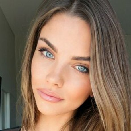 Naakte gelekte OnlyFans-foto van Pretty Boobs