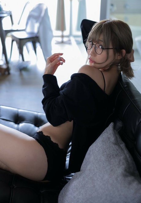 Naakte gelekte OnlyFans-foto van Asian Beauties
