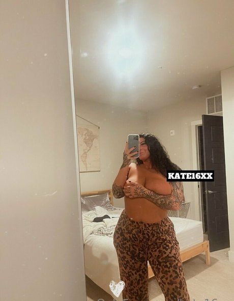Naakte gelekte OnlyFans-foto van Kate16xx