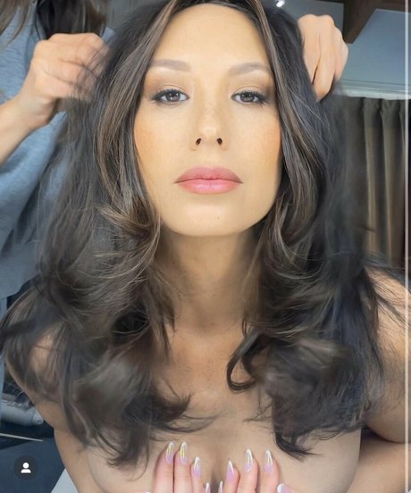 Naakte gelekte OnlyFans-foto van Cheryl Burke