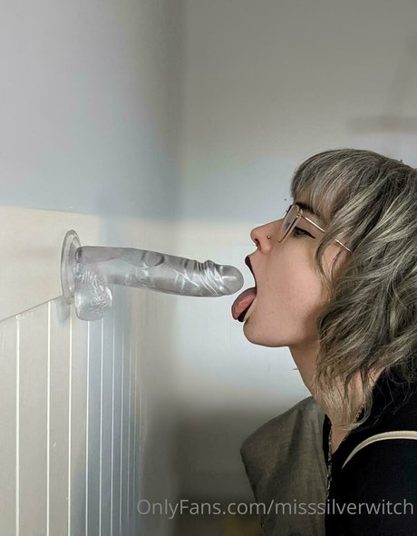 Naakte gelekte OnlyFans-foto van Misssilverwitch