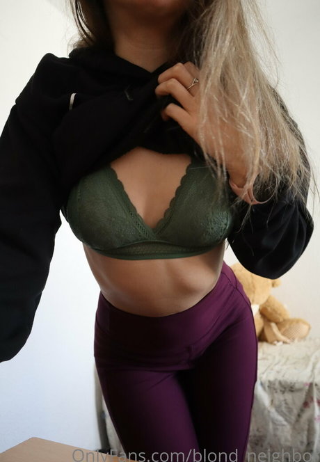 Blondneighbor