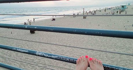 Feetstacystay