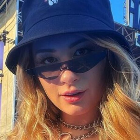 Naakte gelekte OnlyFans-foto van Daisydewdrops