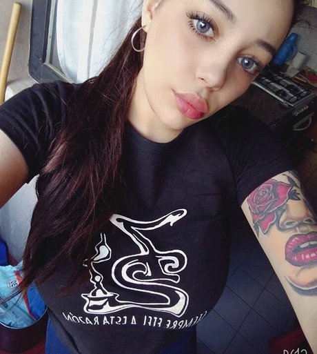 Naakte gelekte OnlyFans-foto van Genesis18