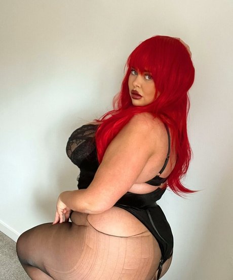 Naakte gelekte OnlyFans-foto van Susannah Elizabeth