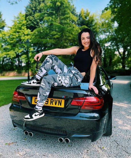 Naakte gelekte OnlyFans-foto van Queenb