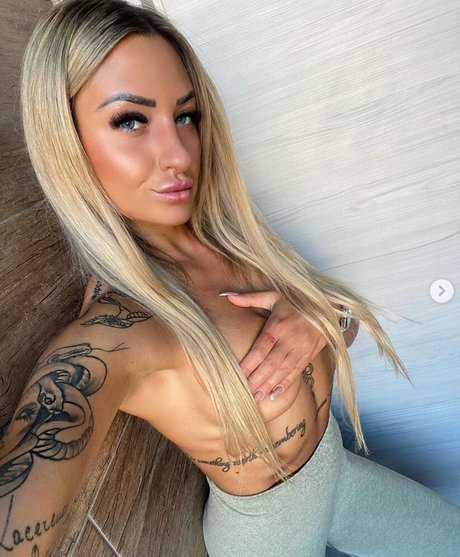 Naakte gelekte OnlyFans-foto van Giulismolteni