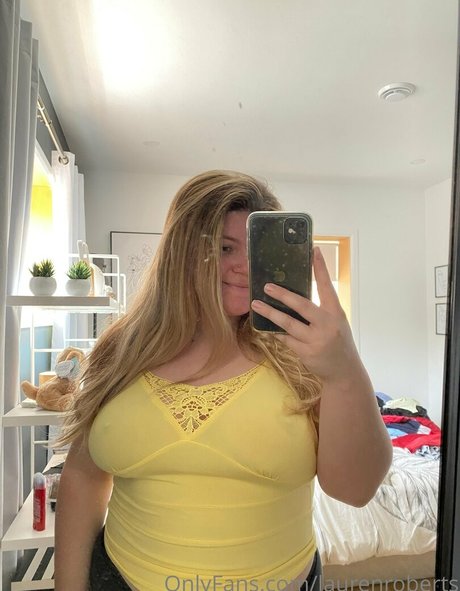 Naakte gelekte OnlyFans-foto van Laurenroberts