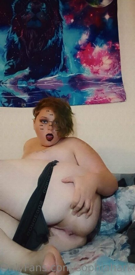 Naakte gelekte OnlyFans-foto van Sophiaharker