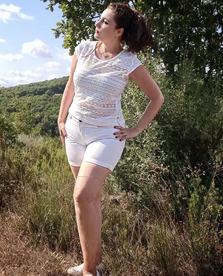 Naakte gelekte OnlyFans-foto van Aurora Dawnbringer
