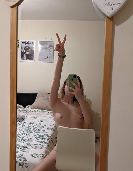 Naakte gelekte OnlyFans-foto van Naughtycameragirl