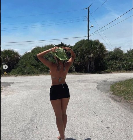 Naakte gelekte OnlyFans-foto van Mackensiemintz