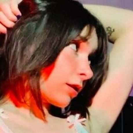 Naakte gelekte OnlyFans-foto van Andrea Uchiha