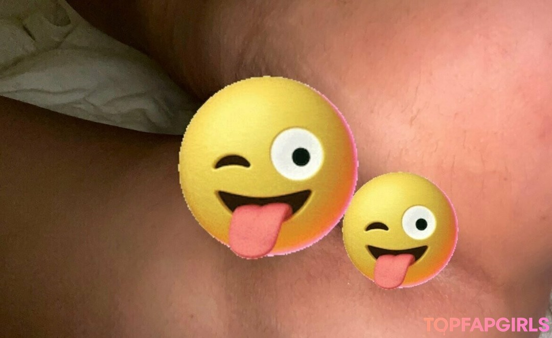 Naakte gelekte OnlyFans-foto van Chloetatts1 #47 Naakte gelekte OnlyFans-foto van Chloetatts1 #47