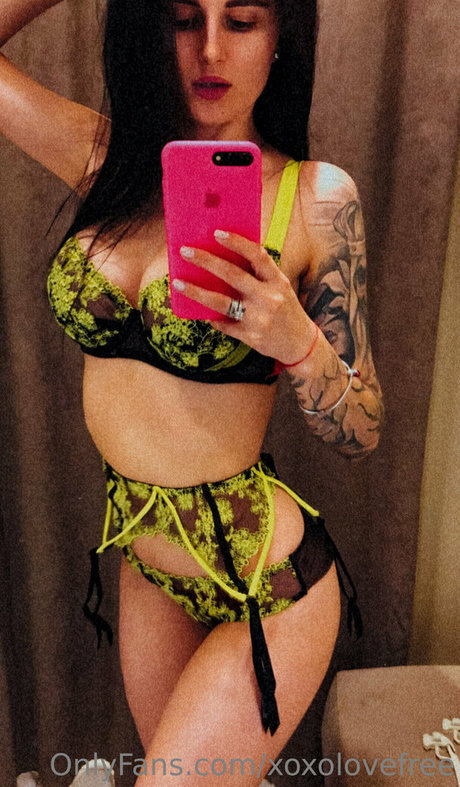 Naakte gelekte OnlyFans-foto van Xoxolovefree