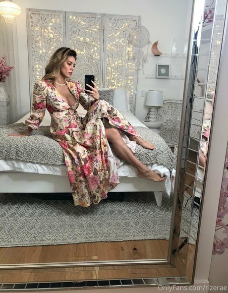 Naakte gelekte OnlyFans-foto van Rizerae