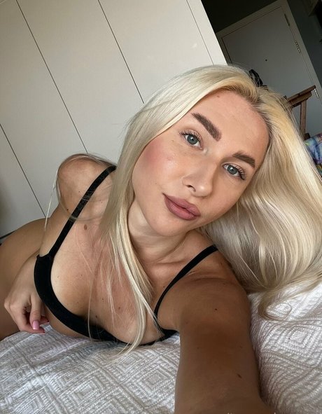 Naakte gelekte OnlyFans-foto van Tanyahoney