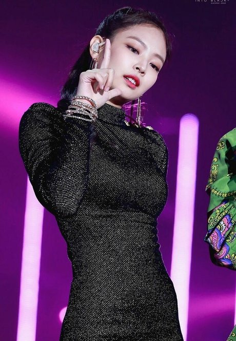 Naakte gelekte OnlyFans-foto van Jennie Kim