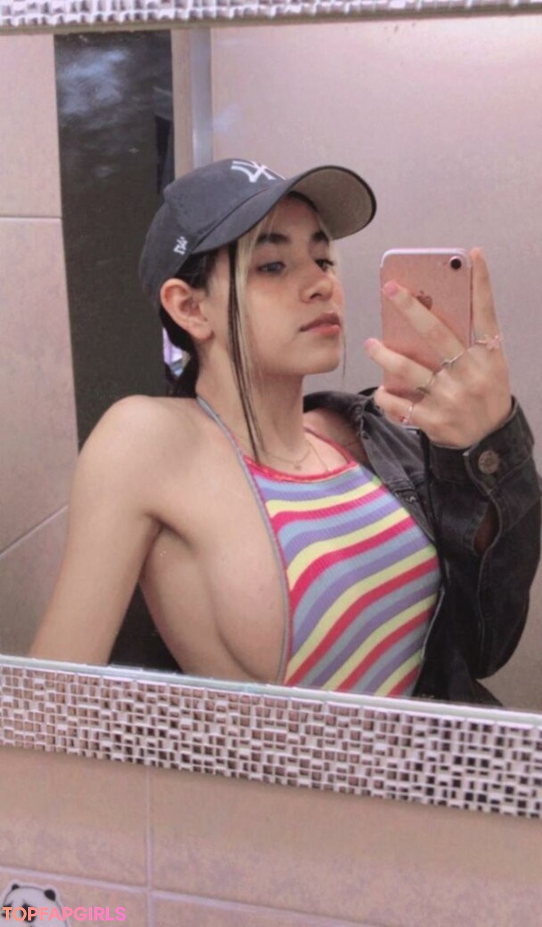 Naakte gelekte OnlyFans-foto van Cmp Perla #25 Naakte gelekte OnlyFans-foto van Cmp Perla #25