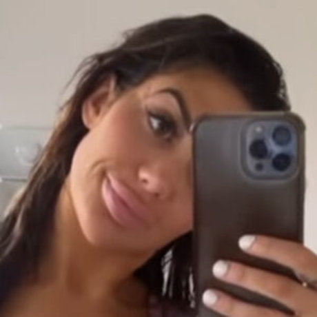 Naakte gelekte OnlyFans-foto van Chloe Ferry