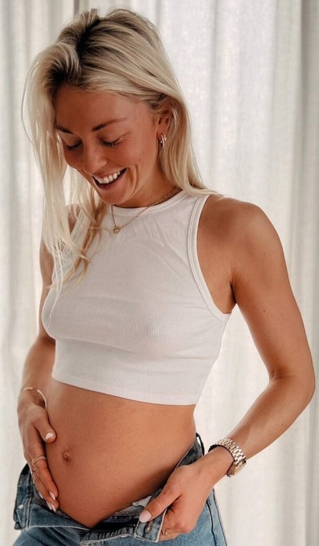Naakte gelekte OnlyFans-foto van Carina Witthoft