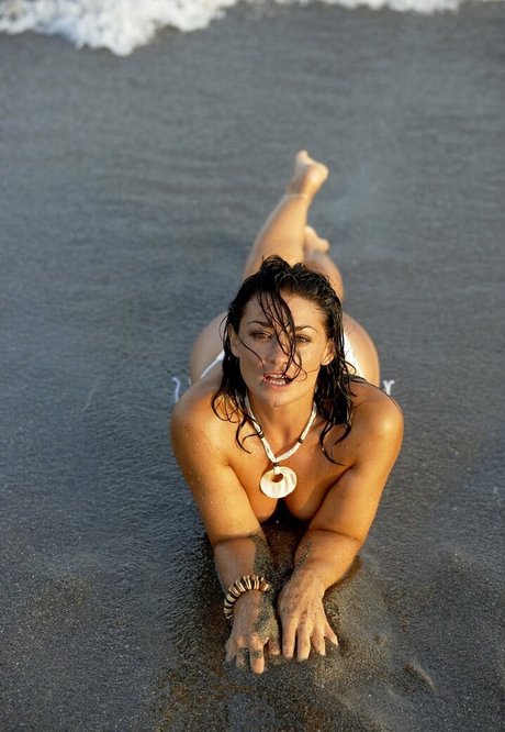 Naakte gelekte OnlyFans-foto van Natalie J Robb