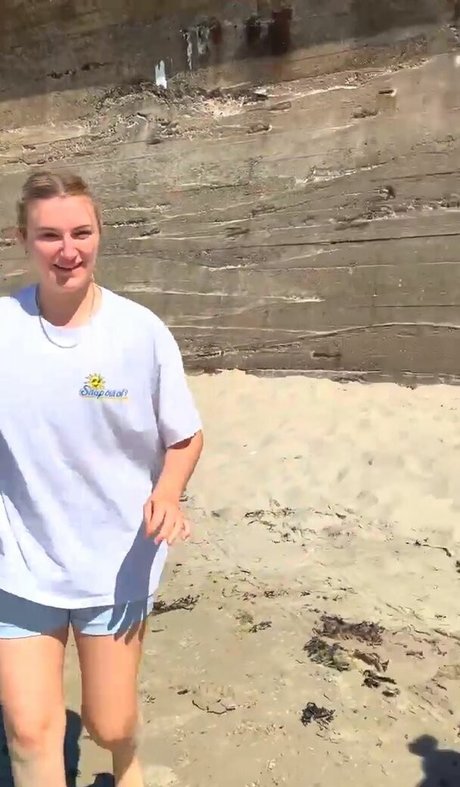 Naakte gelekte OnlyFans-foto van Liv Hanby