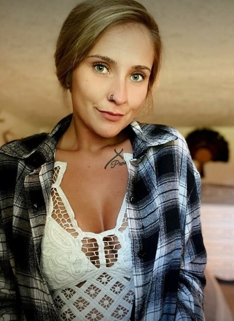 Naakte gelekte OnlyFans-foto van Emt00