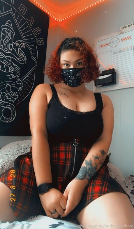 Naakte gelekte OnlyFans-foto van Yourlocalewhore