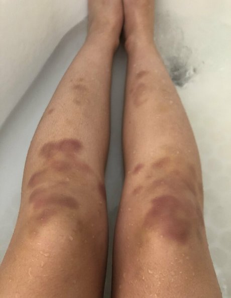 Naakte gelekte OnlyFans-foto van Sukiiseduceyou