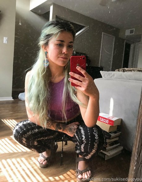 Naakte gelekte OnlyFans-foto van Sukiiseduceyou
