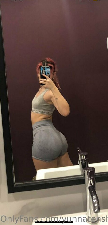 Naakte gelekte OnlyFans-foto van Yunnatenshii