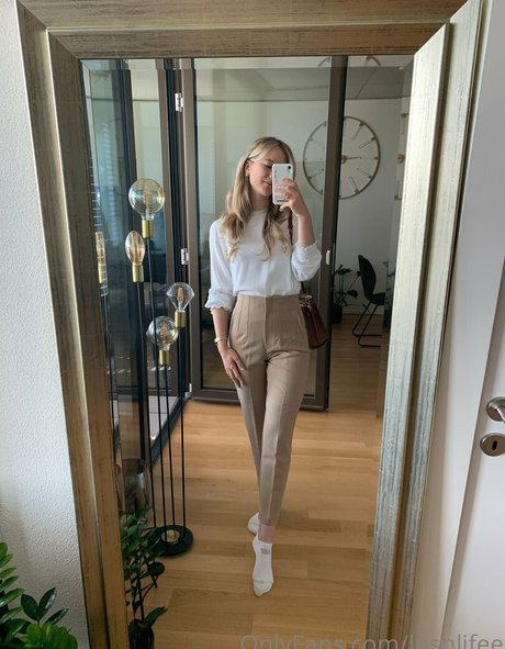 Naakte gelekte OnlyFans-foto van Lushlifee
