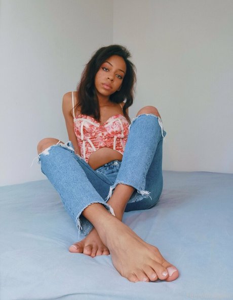 Naakte gelekte OnlyFans-foto van Feetofmelanie