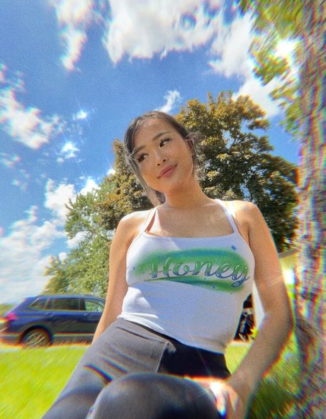 Naakte gelekte OnlyFans-foto van Kaliauniverse