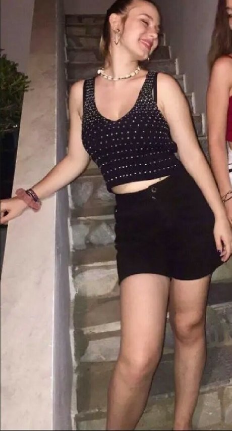 Naakte gelekte OnlyFans-foto van Elena Lagou