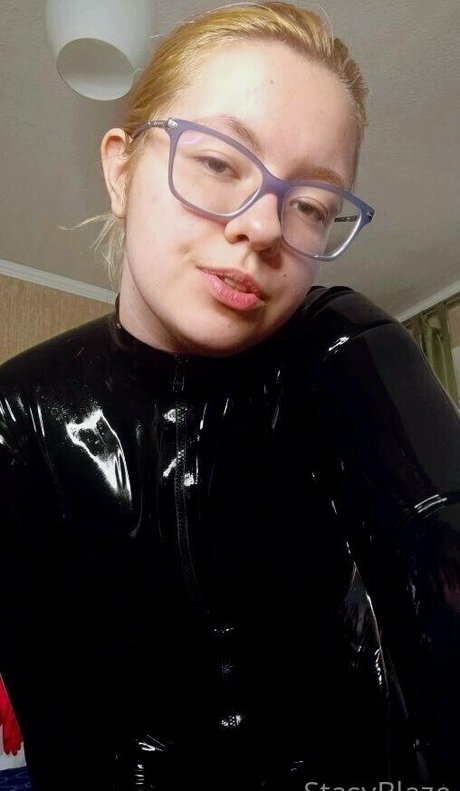 Naakte gelekte OnlyFans-foto van Stasyblazefree
