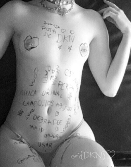 Naakte gelekte OnlyFans-foto van Sumidriane