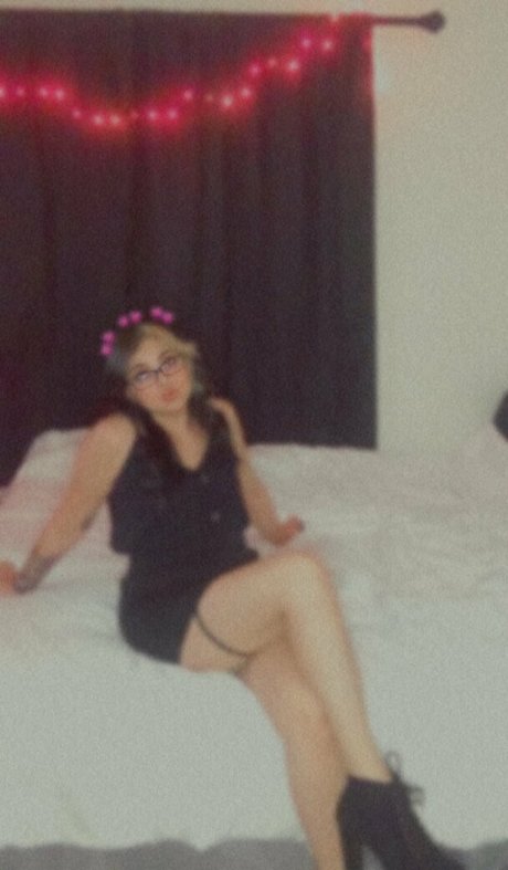 Naakte gelekte OnlyFans-foto van Guiltyypleaserxxx6
